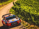 Neuville houdt met ritzege de druk op WK-leider in Duitsland