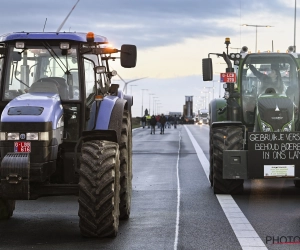 Waalse landbouwers zorgen voor chaos op snelwegen: blokkades tegen politieke beloftes 