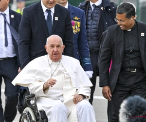 📷 Mercedes onthult duurzaam technologisch wonder voor Paus Franciscus