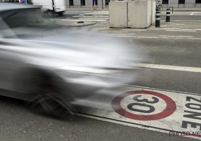 Razendsnelle Mercedes-bestuurder krijgt verrassende straf voor roekeloosheid