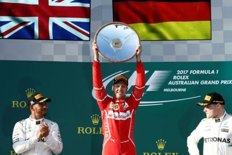 Vettel gaat al voor vierde keer met trofee aan de haal