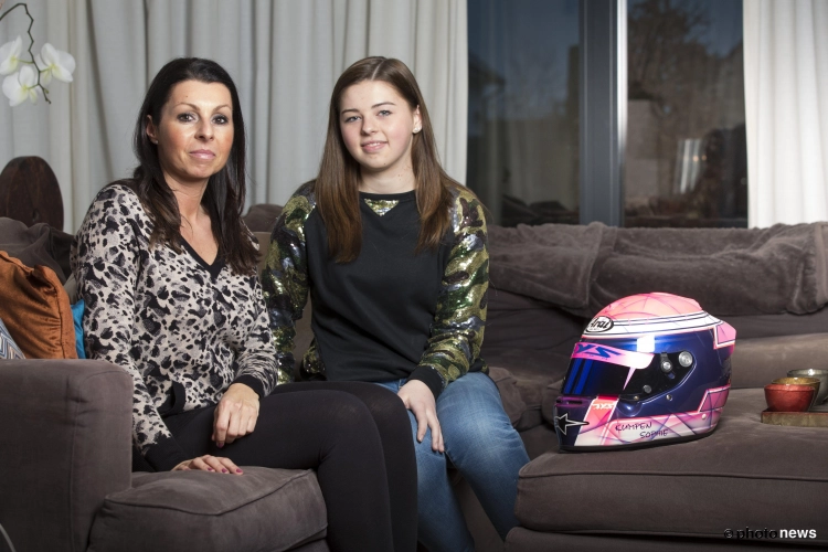 Ook mama Verstappen dolblij: "Toen Max over de finishlijn reed, heb ik geweend"